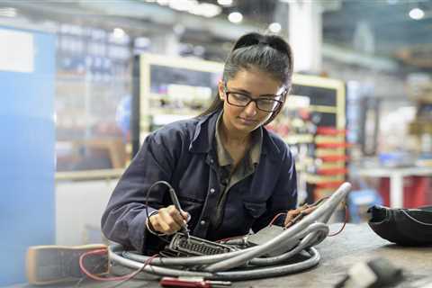 Apprentices face regional disparities in financial support, study shows