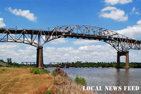 Edwards holds meeting for latest on the lower Mississippi saltwater intrusion – American Press