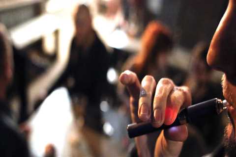 Smoking Restrictions at Maricopa County Fashion Shows: What You Need to Know