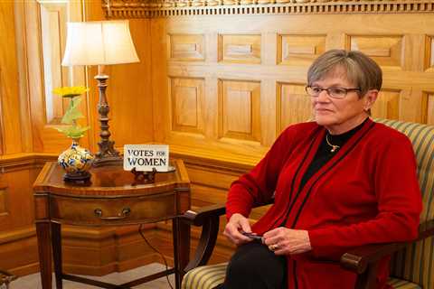 Democrats can’t figure out rural voters. Does Kansas Gov. Laura Kelly have answers?