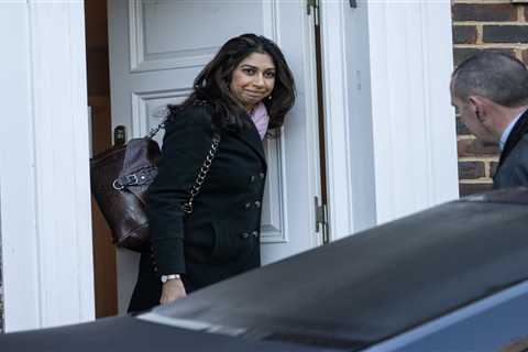 Tory Right-Wingers Urge Rishi Sunak to Keep Suella Braverman as Home Secretary