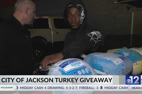 City of Jackson hosts turkey giveaway