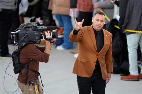 Advice from an old friend helped Sarkisian, Texas make it back to Big 12 title game