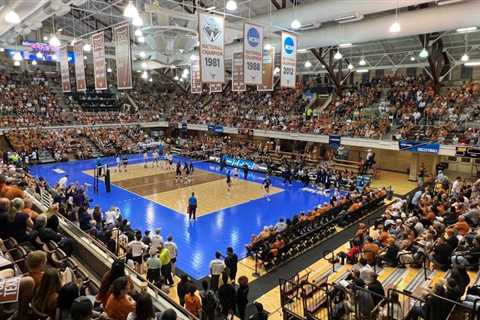 Texas volleyball thumps SMU 3-0 to advance to 18th consecutive NCAA regional semifinal