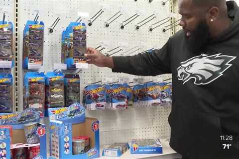 Former Florida State football player gives back with “Magical Christmas”