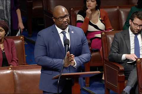 New York Democrat Jamaal Bowman censured by U.S. House after he pulled fire alarm ⋆