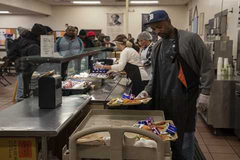 ‘Never seen anything like this’: Food pantries see spike in need