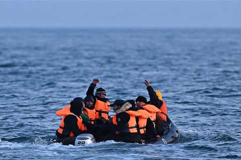 Annual Migrant Crossings in the Channel Decrease, a Win for Rishi Sunak