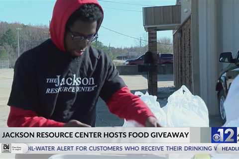 Jackson Resource Center gives away 250 food boxes