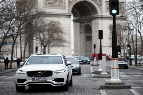 Paris votes in SUV parking fee referendum