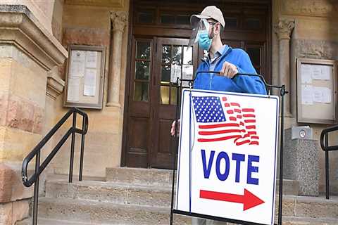 What is the process for absentee voting in howard county?