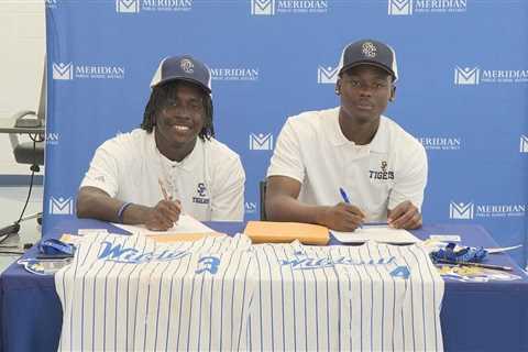 Two Wildcats sign with Stillman College