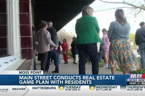 Moss Point city officials conduct walking tour, citizens share development suggestions