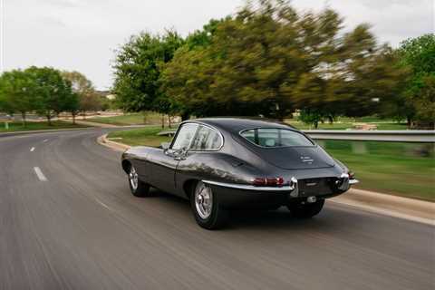 Moment 1966 Series I Jaguar E-Type