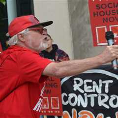 Renters’ rights group rallies at housing conference in Lansing •