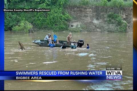 Seven rescued by law enforcement after being stuck on sandbar in Monroe County