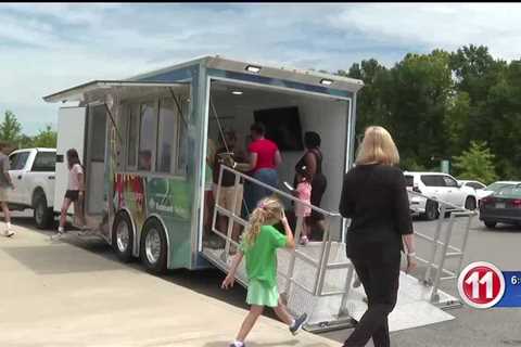 Mississippi Aquarium’s traveling exhibit visits the Mississippi Children’s Museum in Meridian