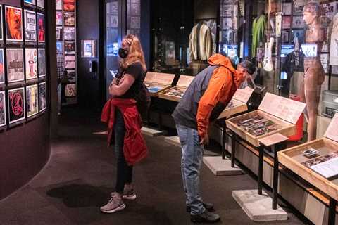 Take a 3-D Walkthrough of 'Nirvana: Taking Punk to the Masses' at MoPOP