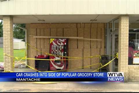 Car crashed into small grocery store in Mantachie