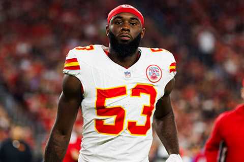 Kansas City Chiefs Player BJ Thompson Suffers Cardiac Arrest – Hollywood Life