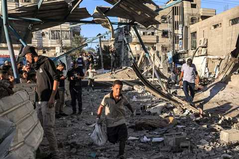 Strike on UN school kills 16, Hamas says, Israel says it targeted “terrorists” – •