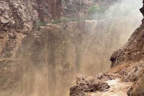 Sister says hiker still missing in Grand Canyon flash flood amid intense search