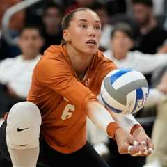 Texas volleyball keeps rolling in SEC play, claims sweep over Kentucky