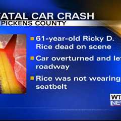 A single-vehicle car crash left one person dead in Pickens County