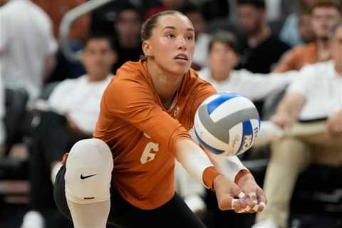 Texas volleyball keeps rolling in SEC play, claims sweep over Kentucky