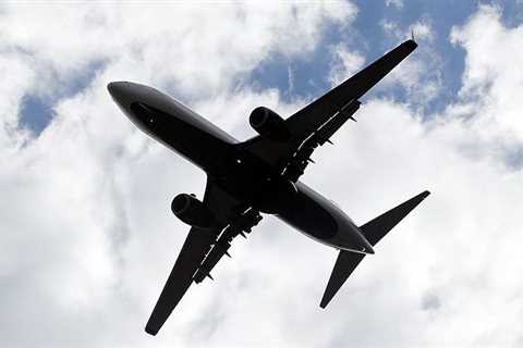 Plane Crashes: Insights from Experts on Recent Events