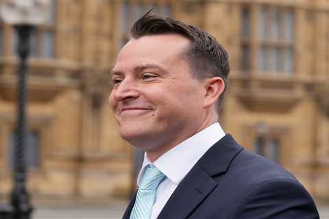 Analysis: Reform MP James McMurdock Takes Preemptive Action Amid Business Ethics Probe