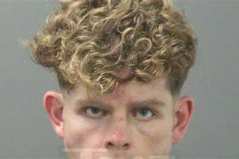 Arkansas Double Murderer Caught on Video During Haircut
