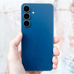 Samsung Galaxy S25 FE Review: A Flaw of Iteration