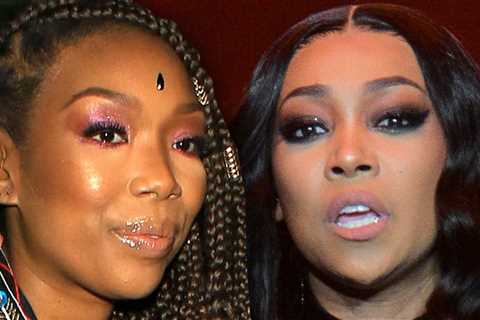Brandy Walks Off Stage, Leaving Monica to Perform Solo